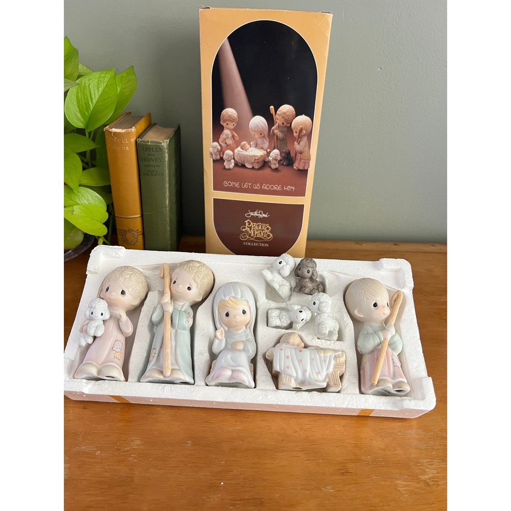 Precious Moments 9 Piece Porcelain Nativity Set Come Let Us Adore Him E-2800